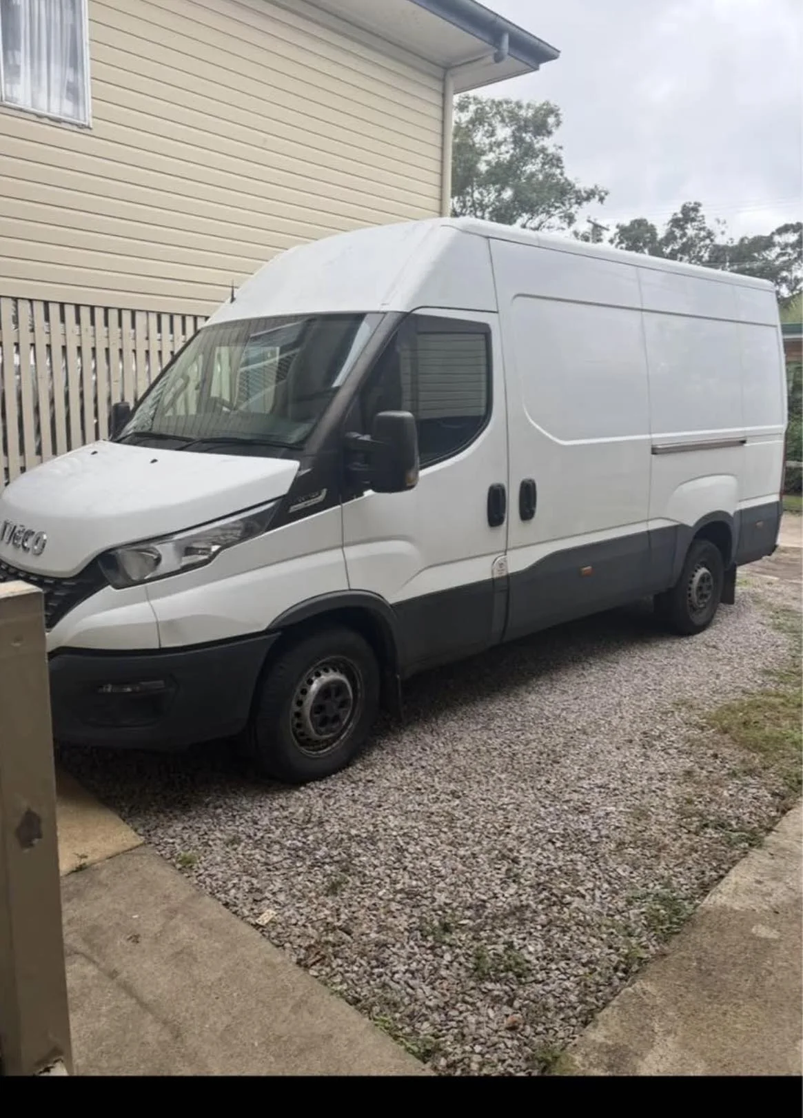 Iveco Daily moving van for Brisbane transport